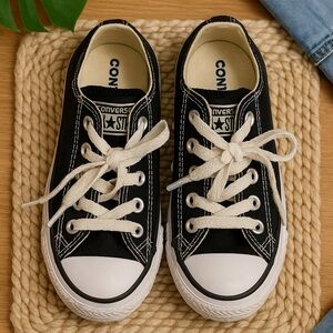 Converse Kids All Star Low Top Sneakers – Black Canvas, Size 10.5 Little Kid